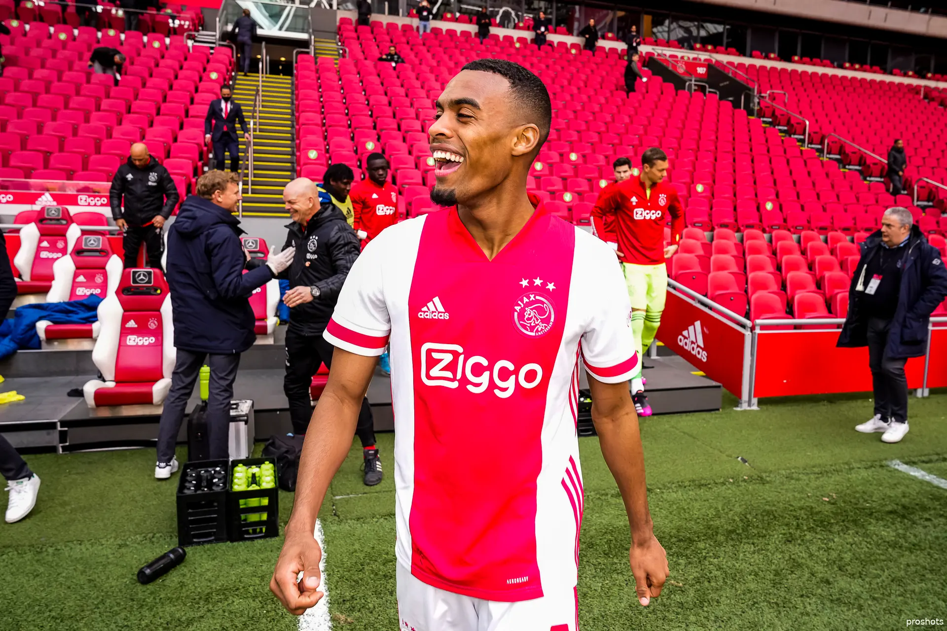 gravenberch ajax emmen 2021