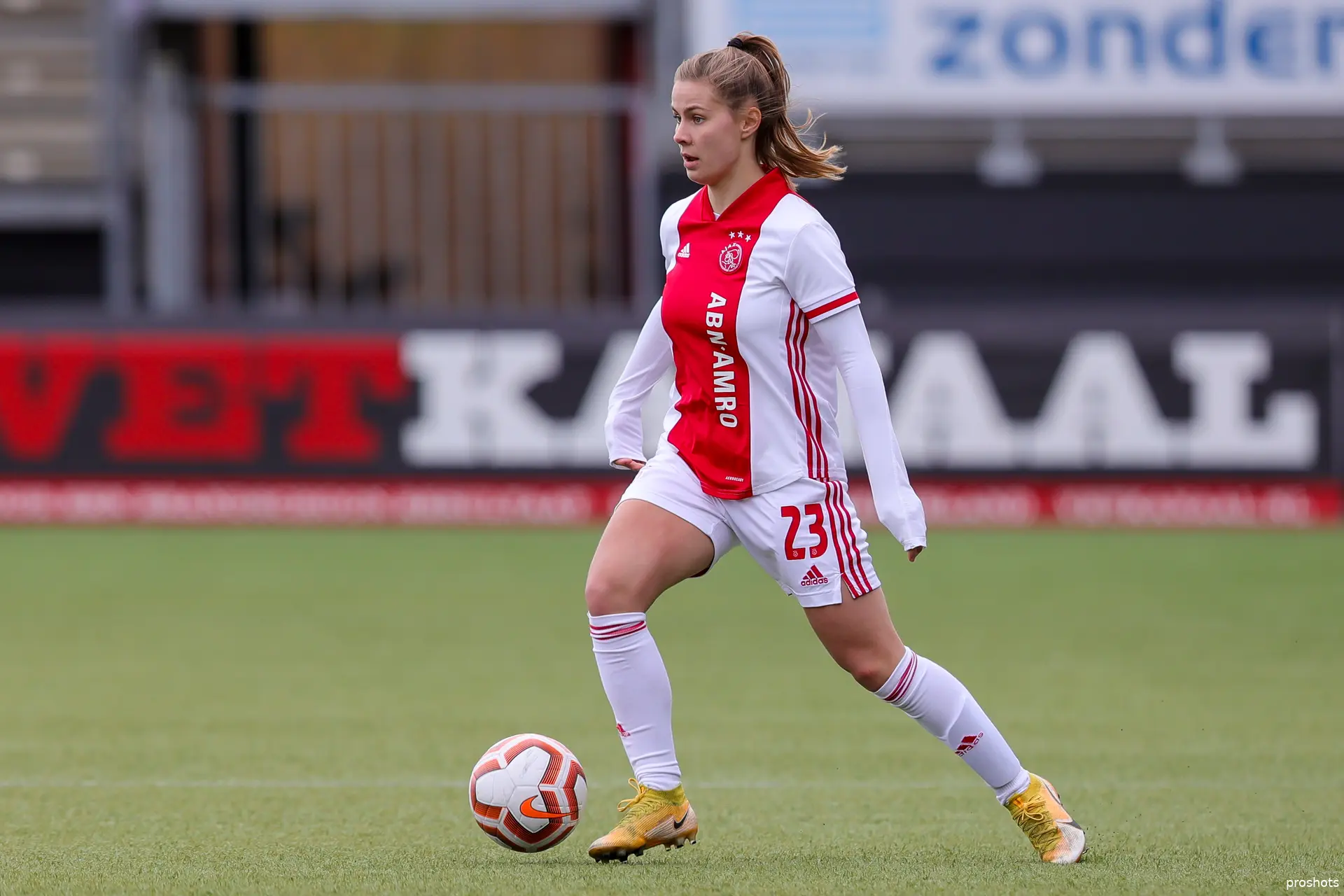 pelova ajax vrouwen