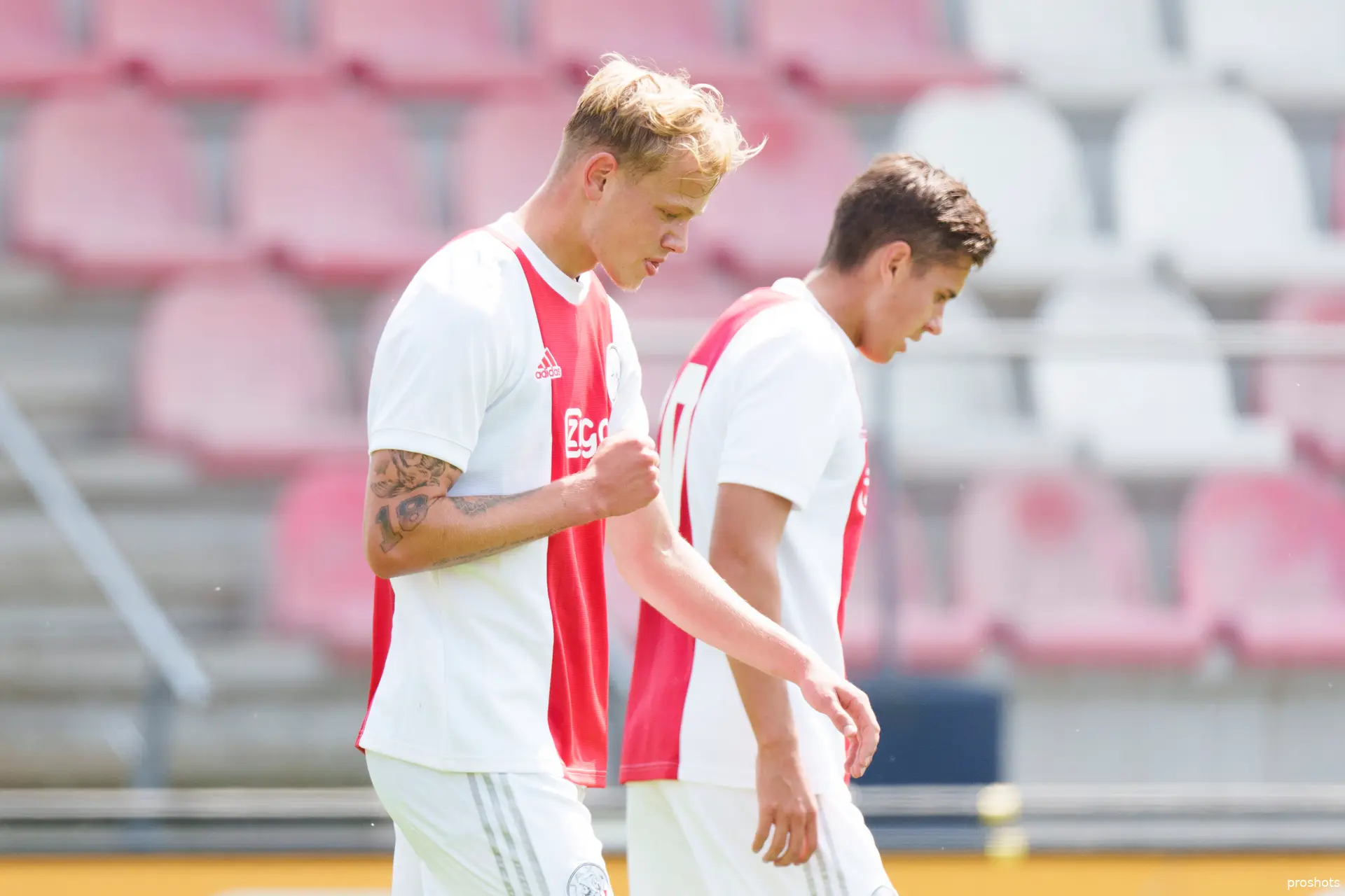 max de waal ajax leeds united