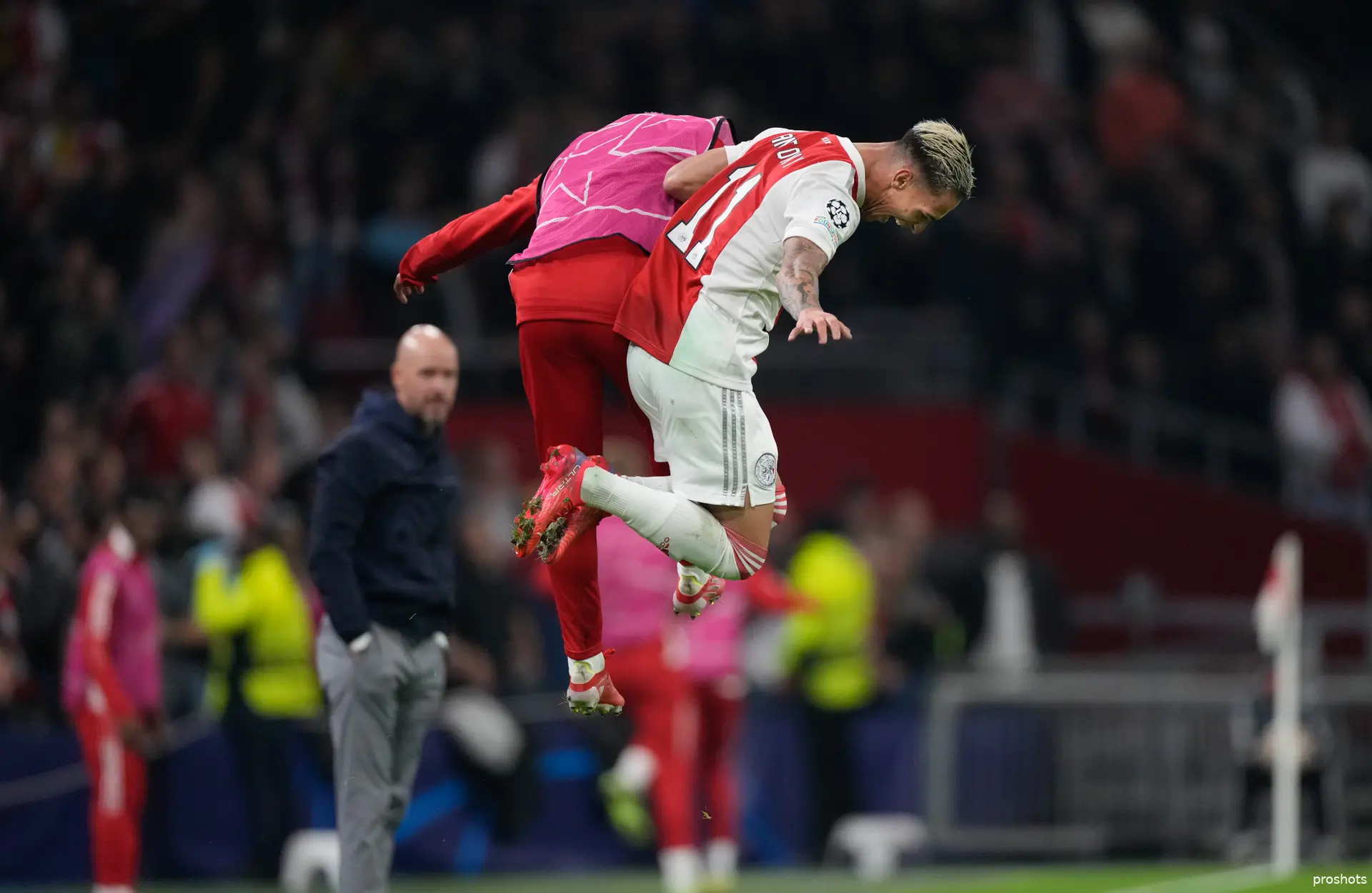 Antony Neres Ajax Borussia Dortmund