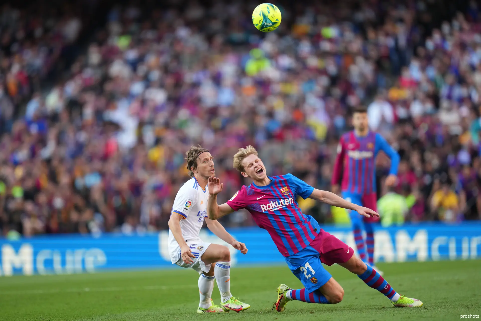 Frenkie de Jong Luka Modric FC Barcelona Real Madrid El Clásico