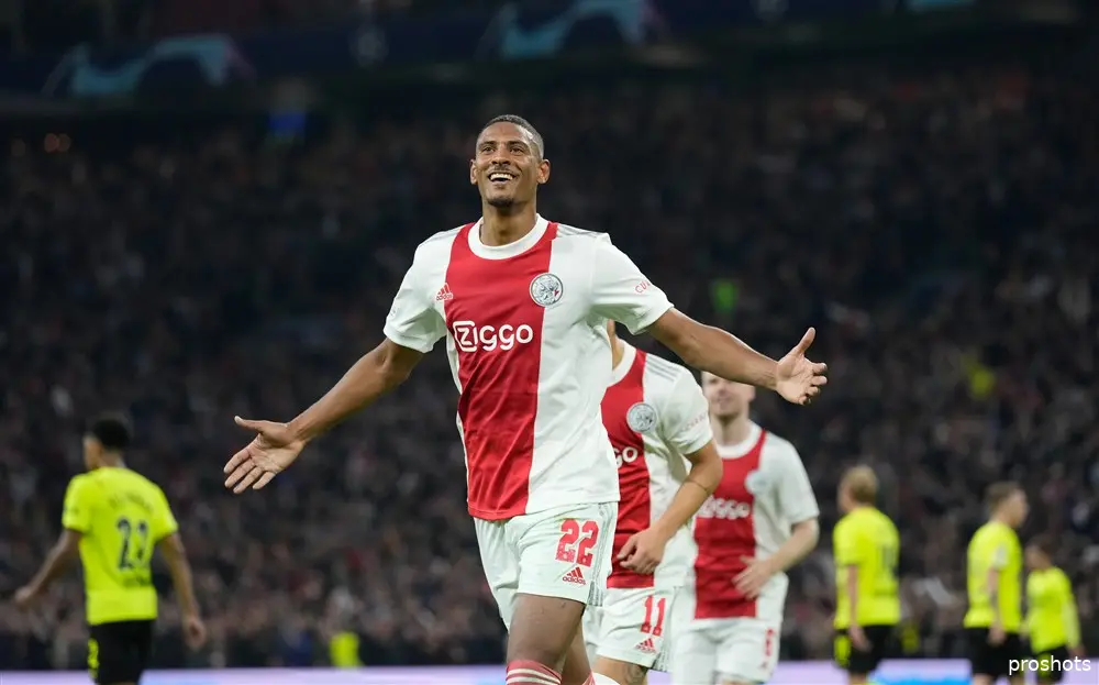 sebastien haller ajax dortmund