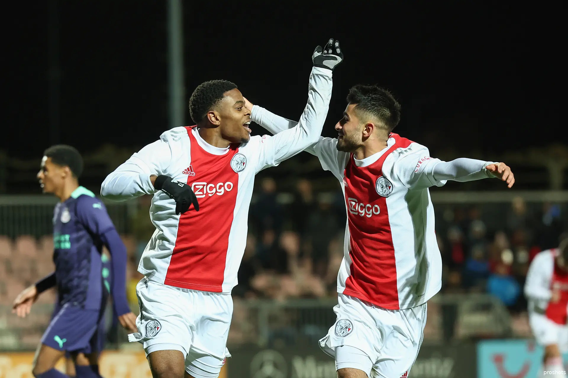 Naci ünüvar sontje hansen Jong Ajax