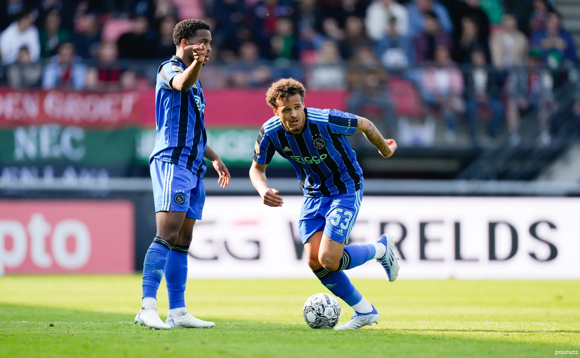 liam van gelderen ajax debuut