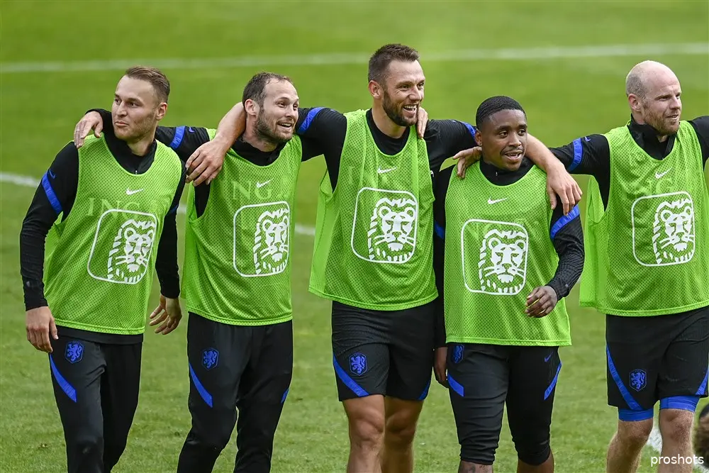 nederlands elftal koopmeiners blind devrij bergwijn klaassen