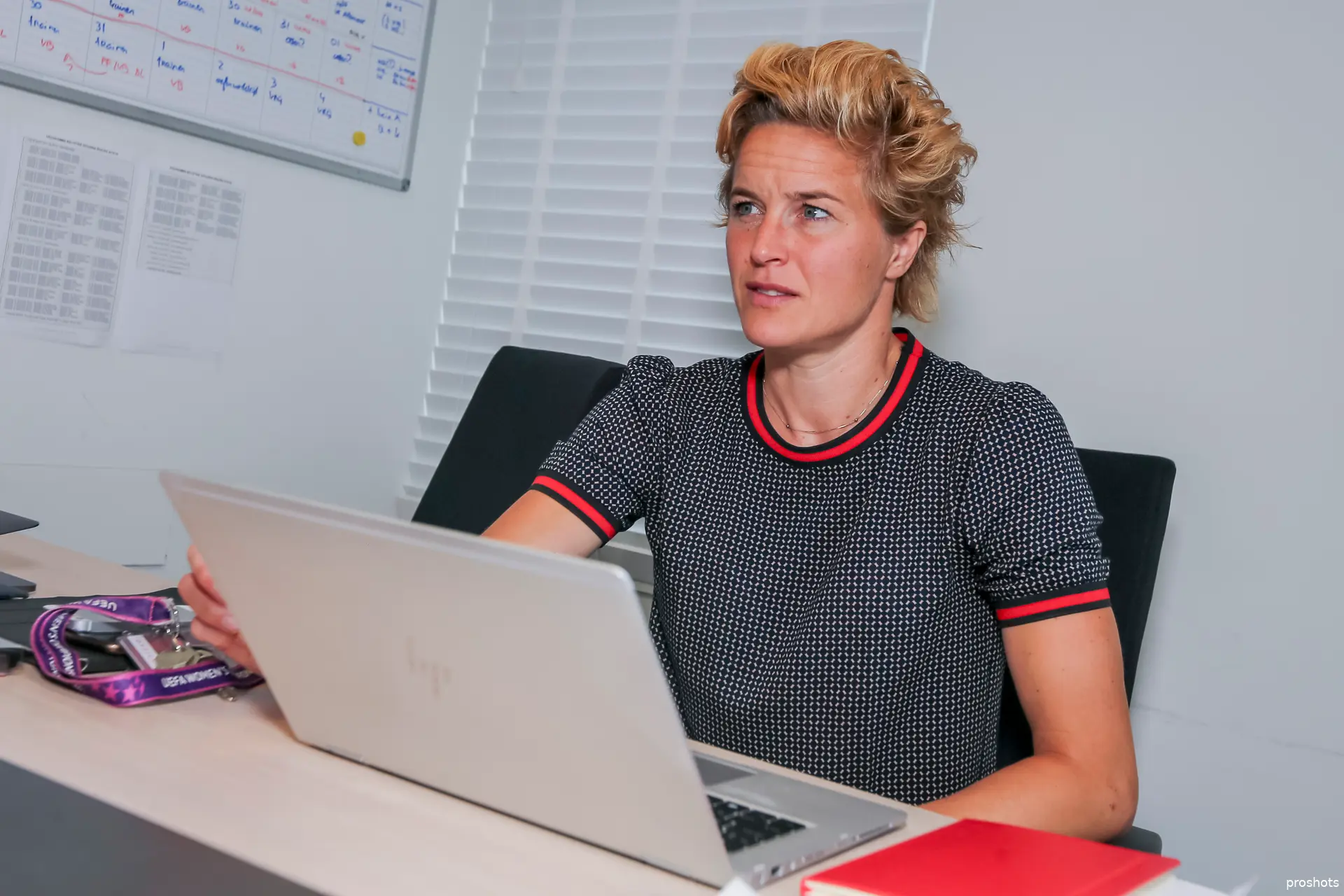 dahpne koster ajax vrouwen