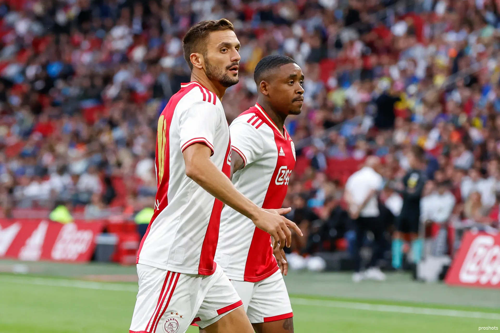 dusan tadic steven bergwijn ajax
