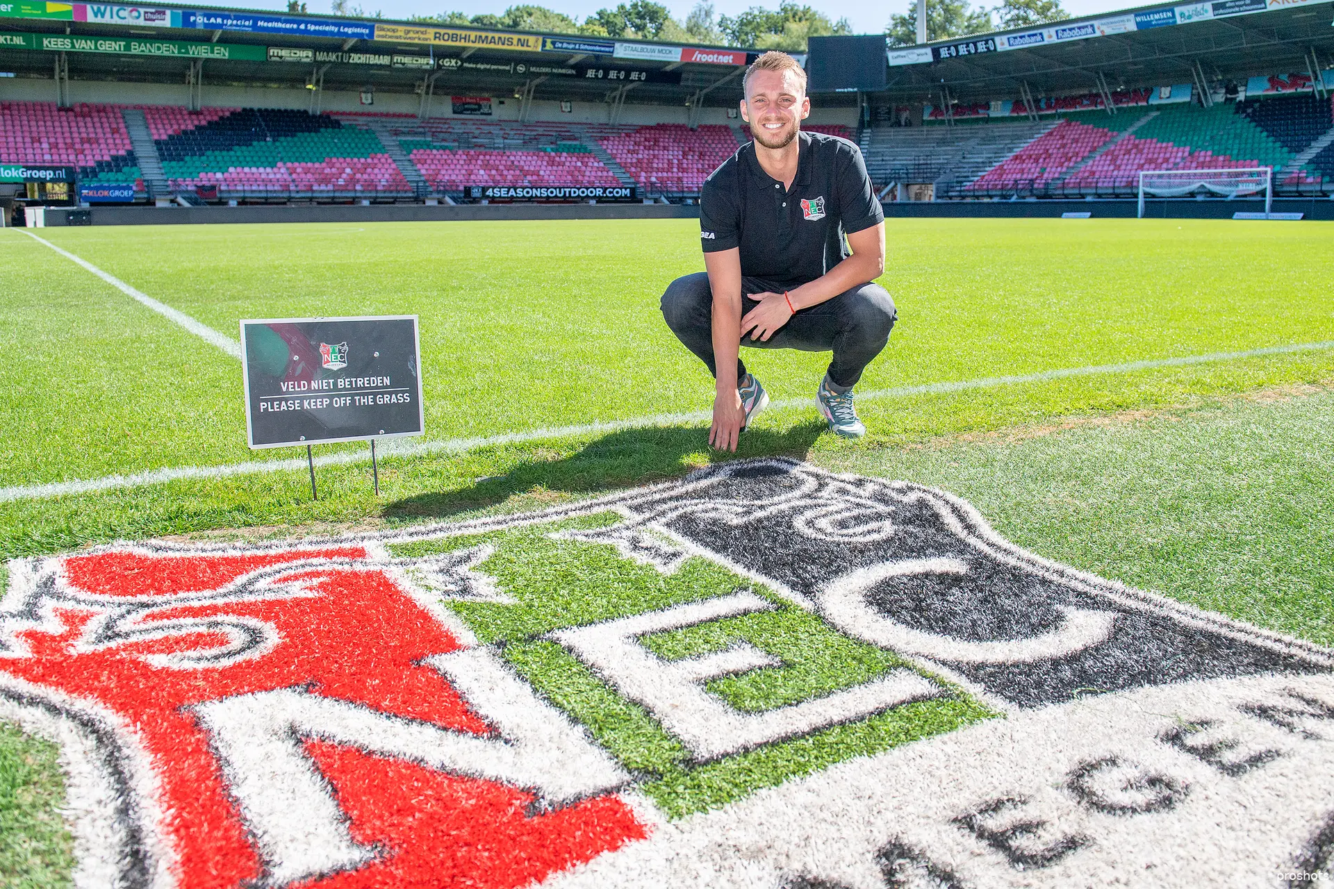 jasper cillessen nec