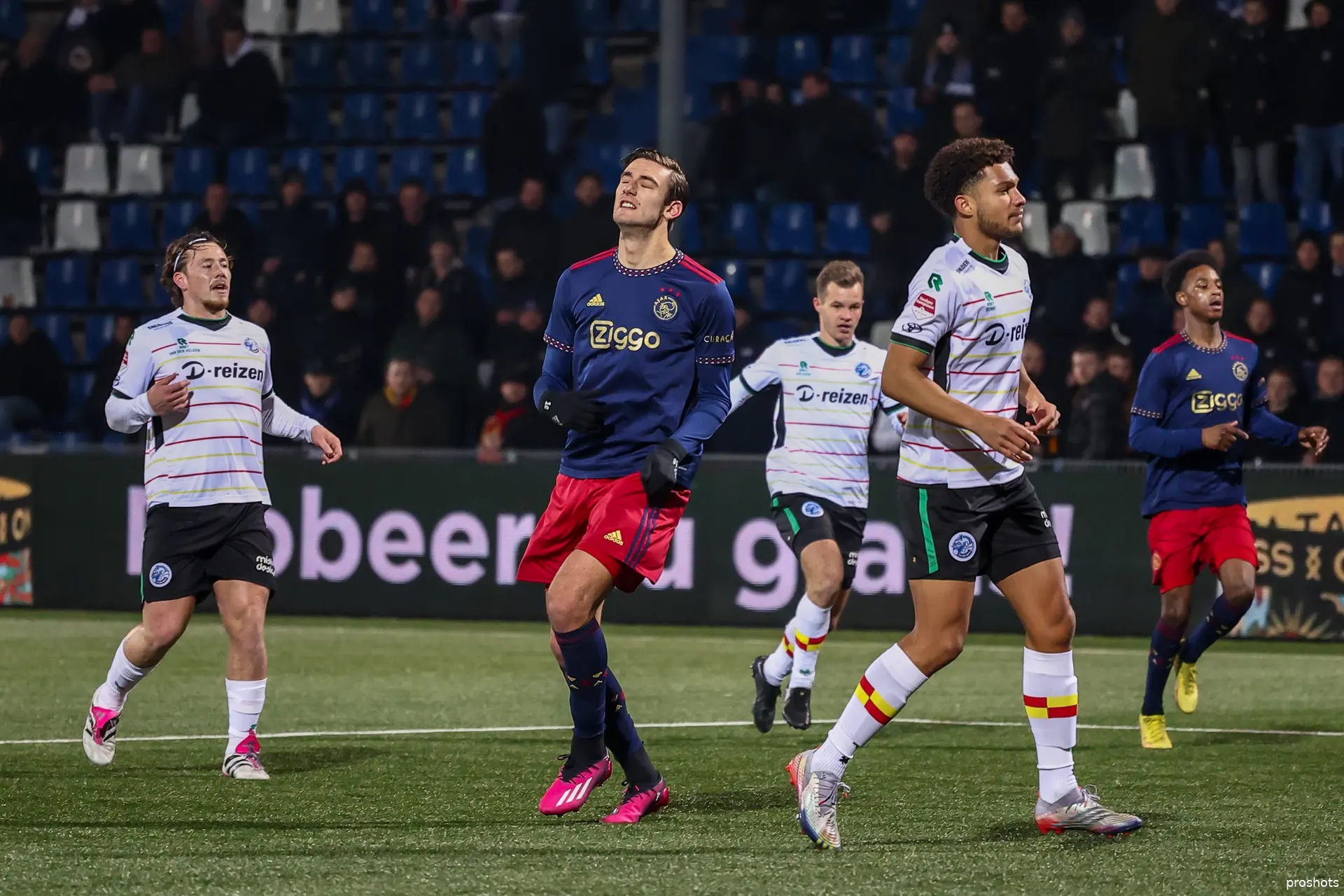 lorenzo lucca den bosch jong ajax