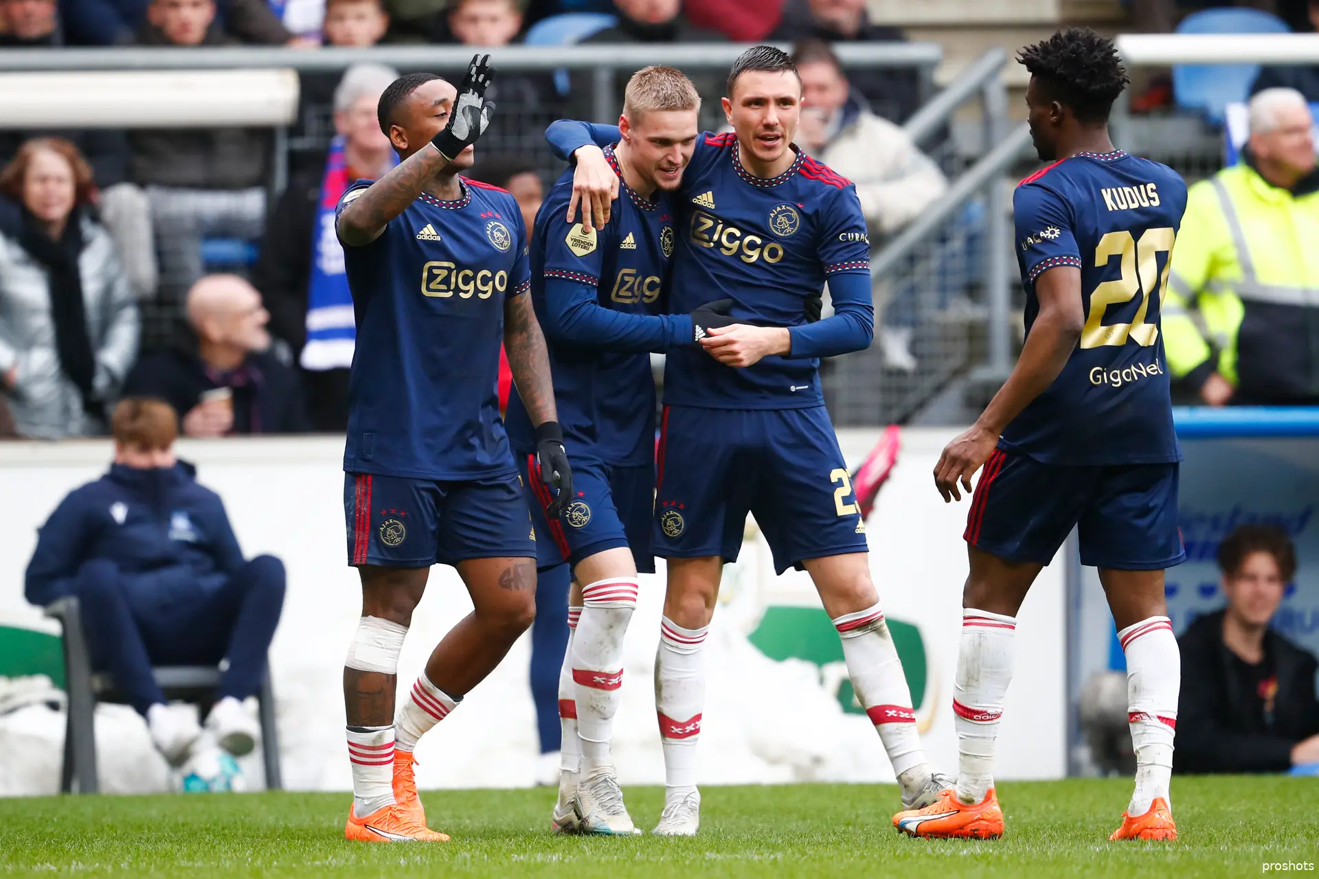 steven bergwijn kenneth taylor steven berghuis sc heerenveen ajax 2023