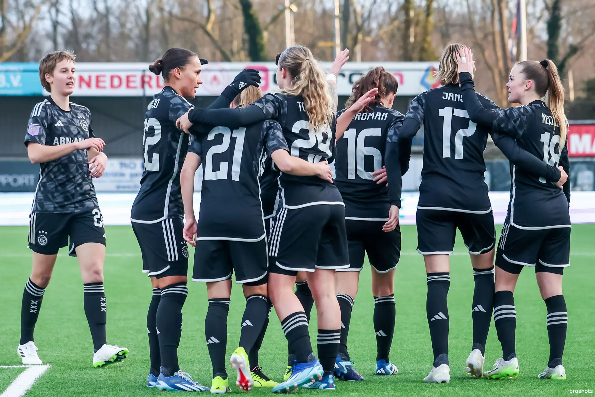 ajax vrouwen uit