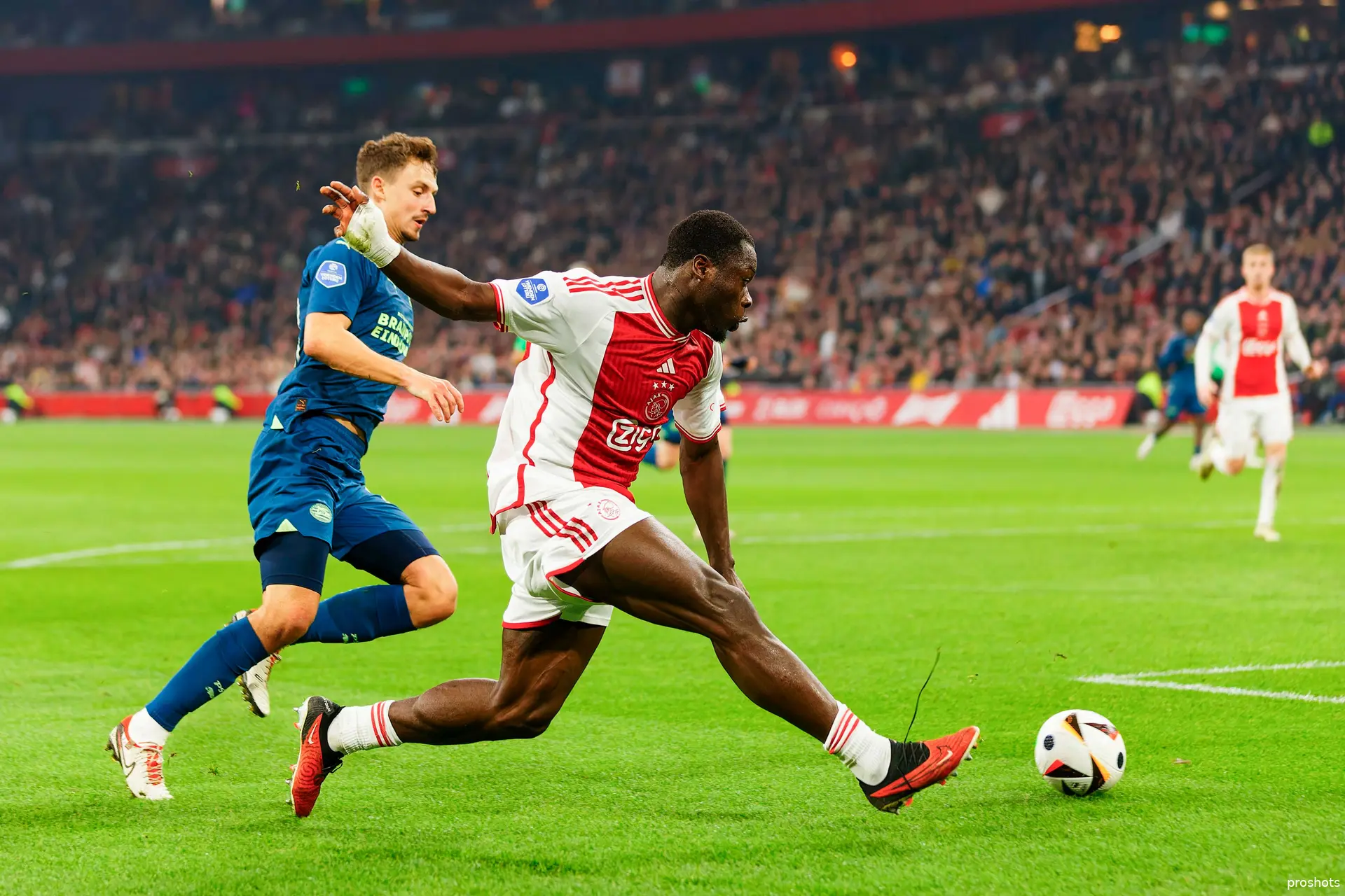 brobbey ajax psv