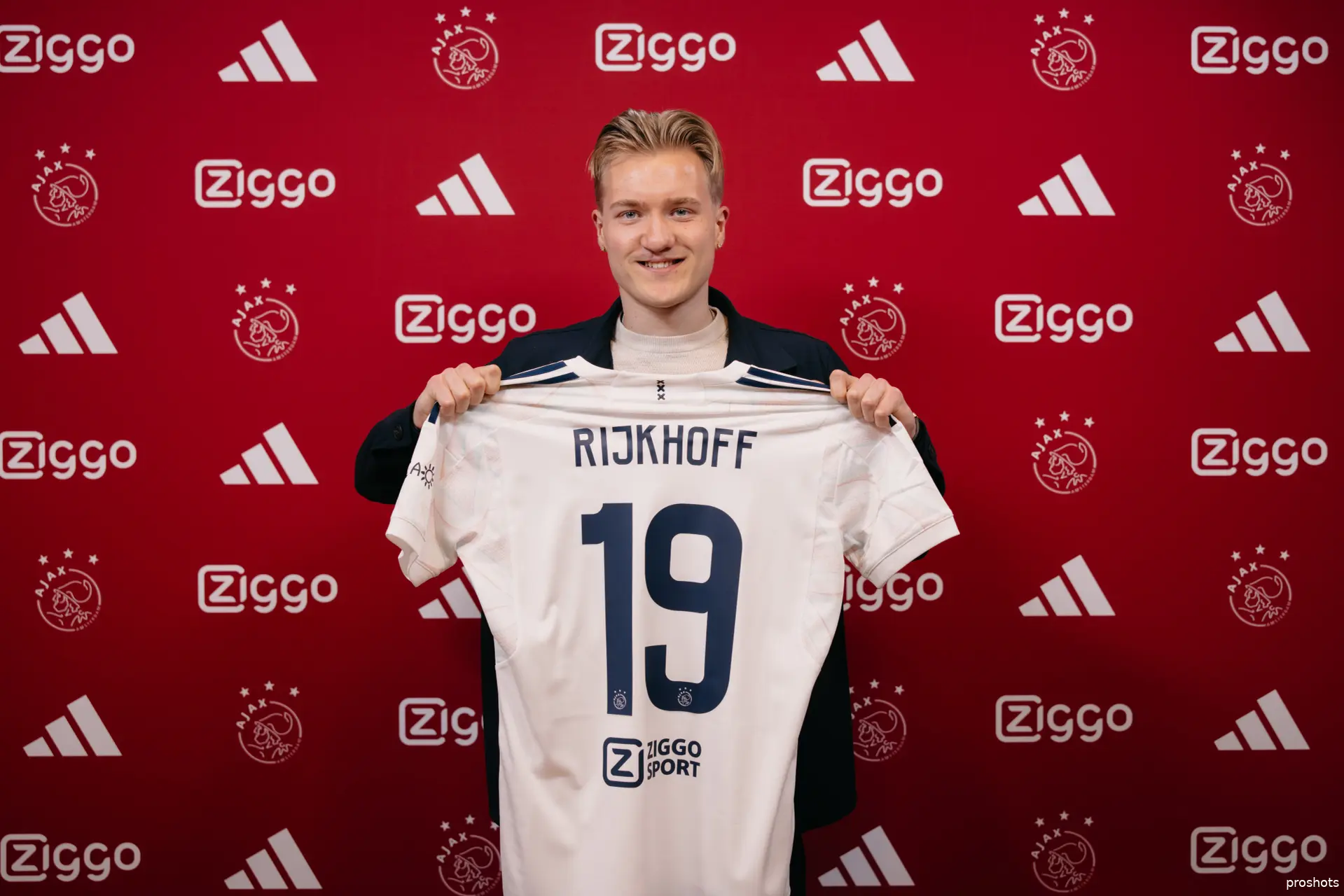 julian rijkhoff ajax