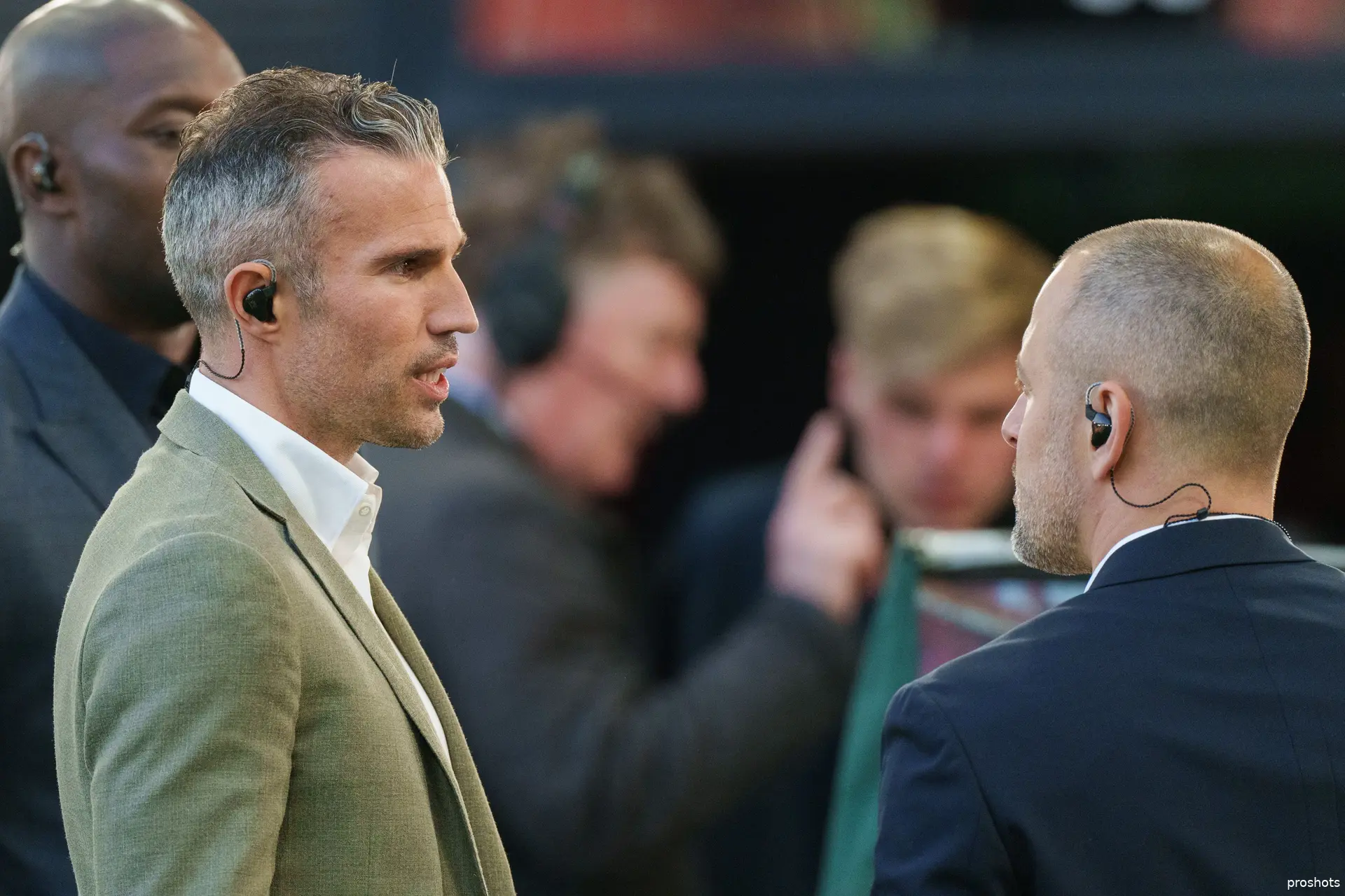 robin van persie trainer heerenveen