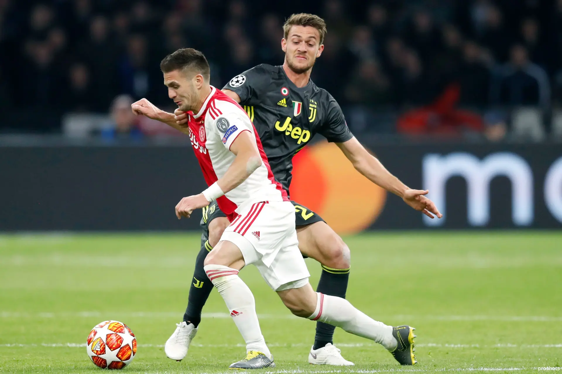 rugani ajax juventus
