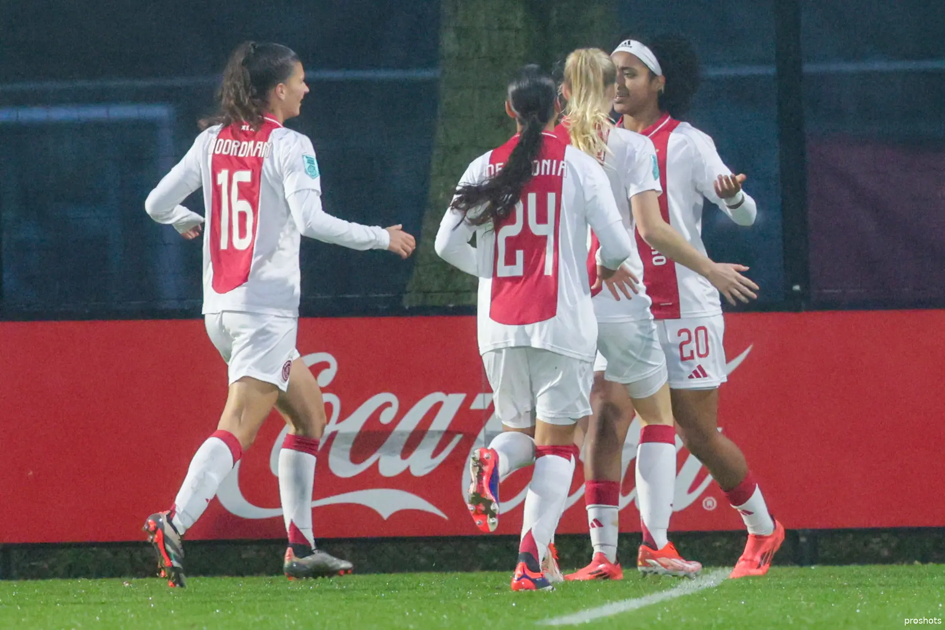 ajax vrouwen yohannes