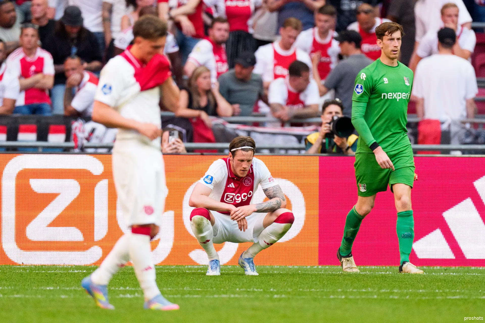 godts weghorst ajax nec