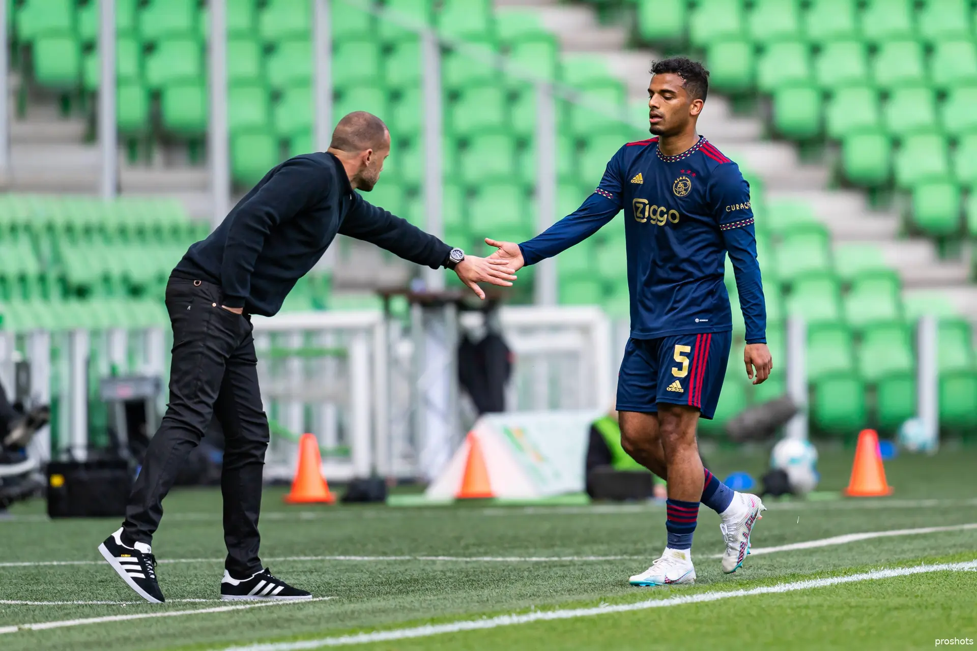 owen wijndal john heitinga ajax