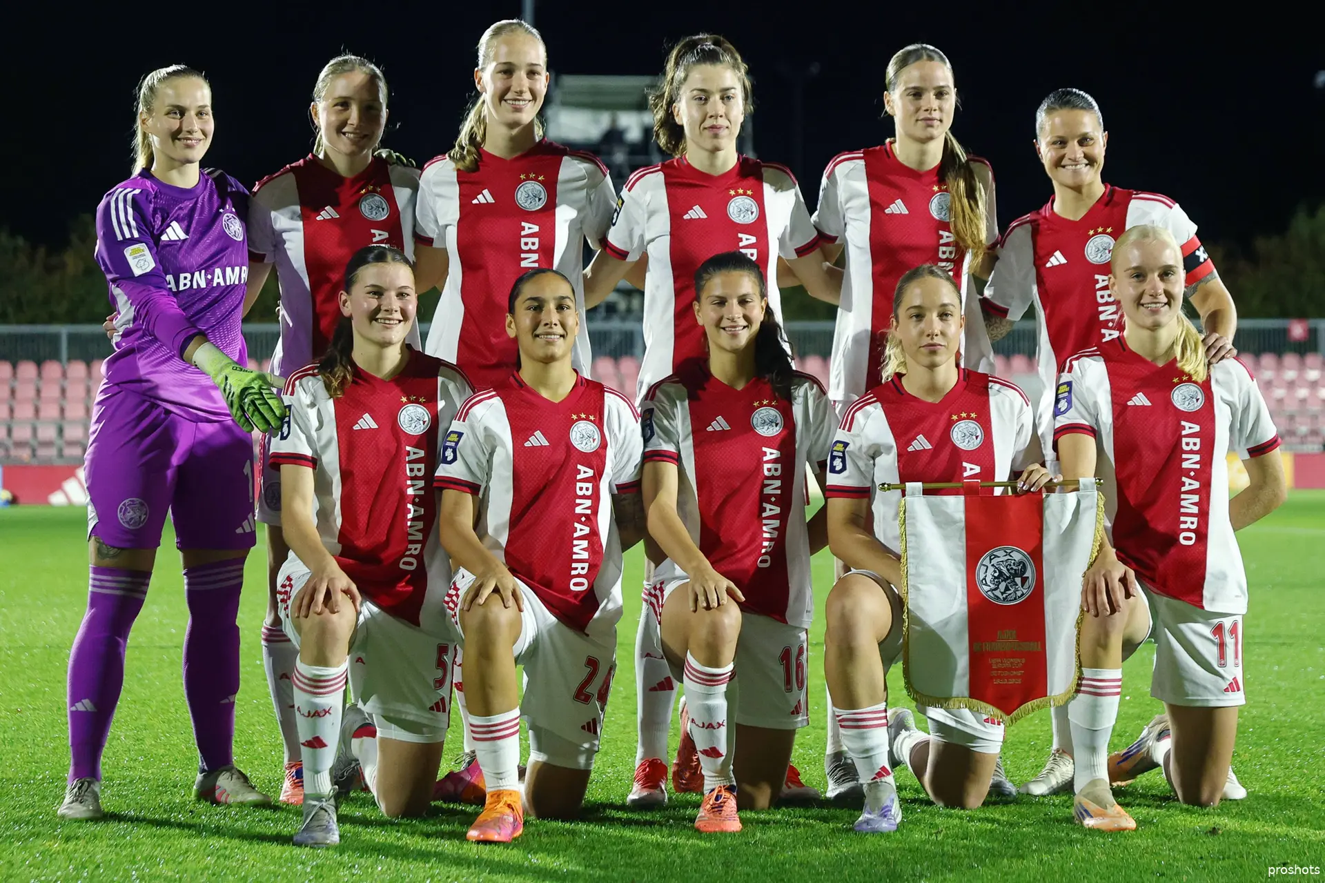 Ajax-Vrouwen-25-26
