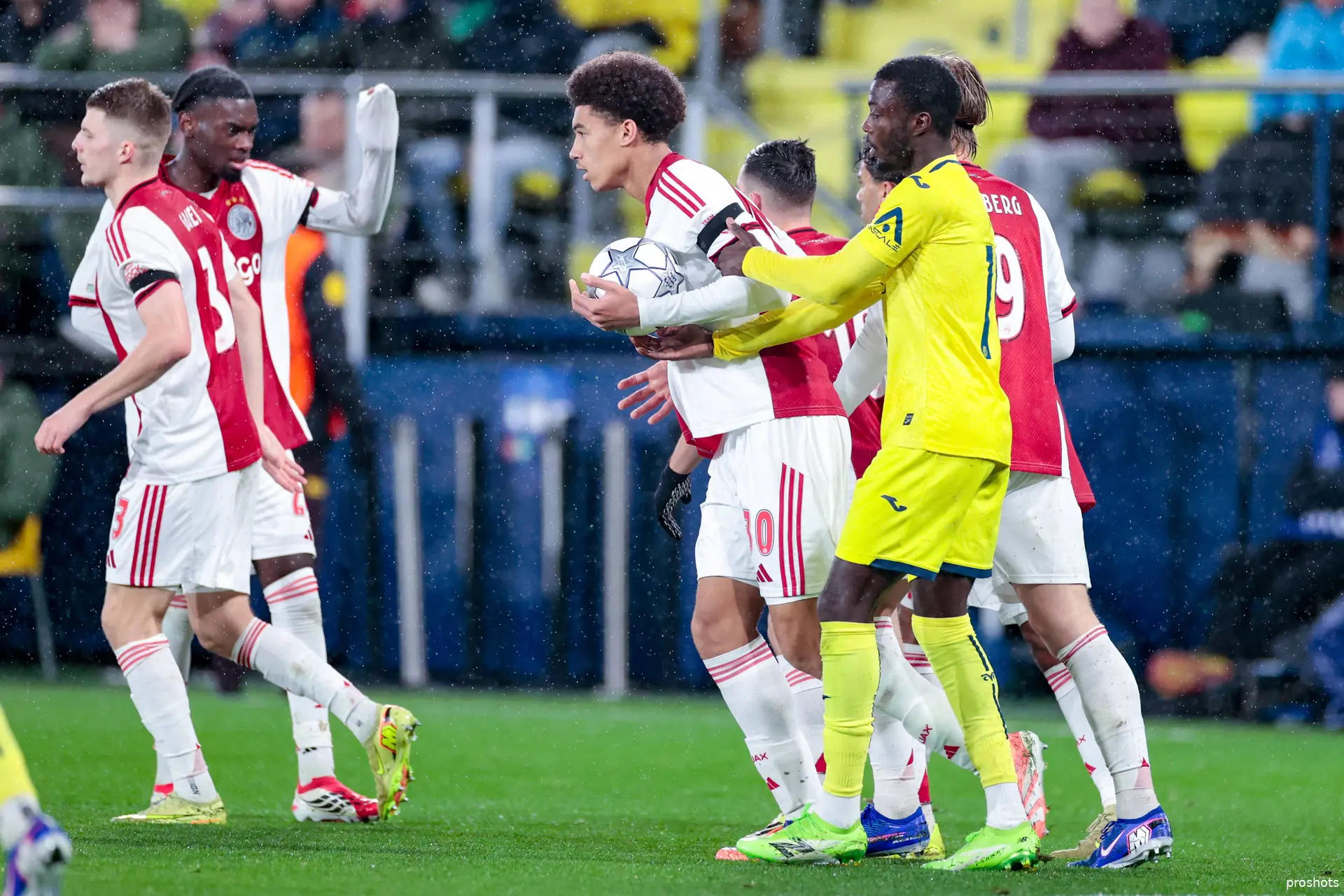 Gaaei-Mokio-Bouwman-Ajax-Villarreal-Champions League