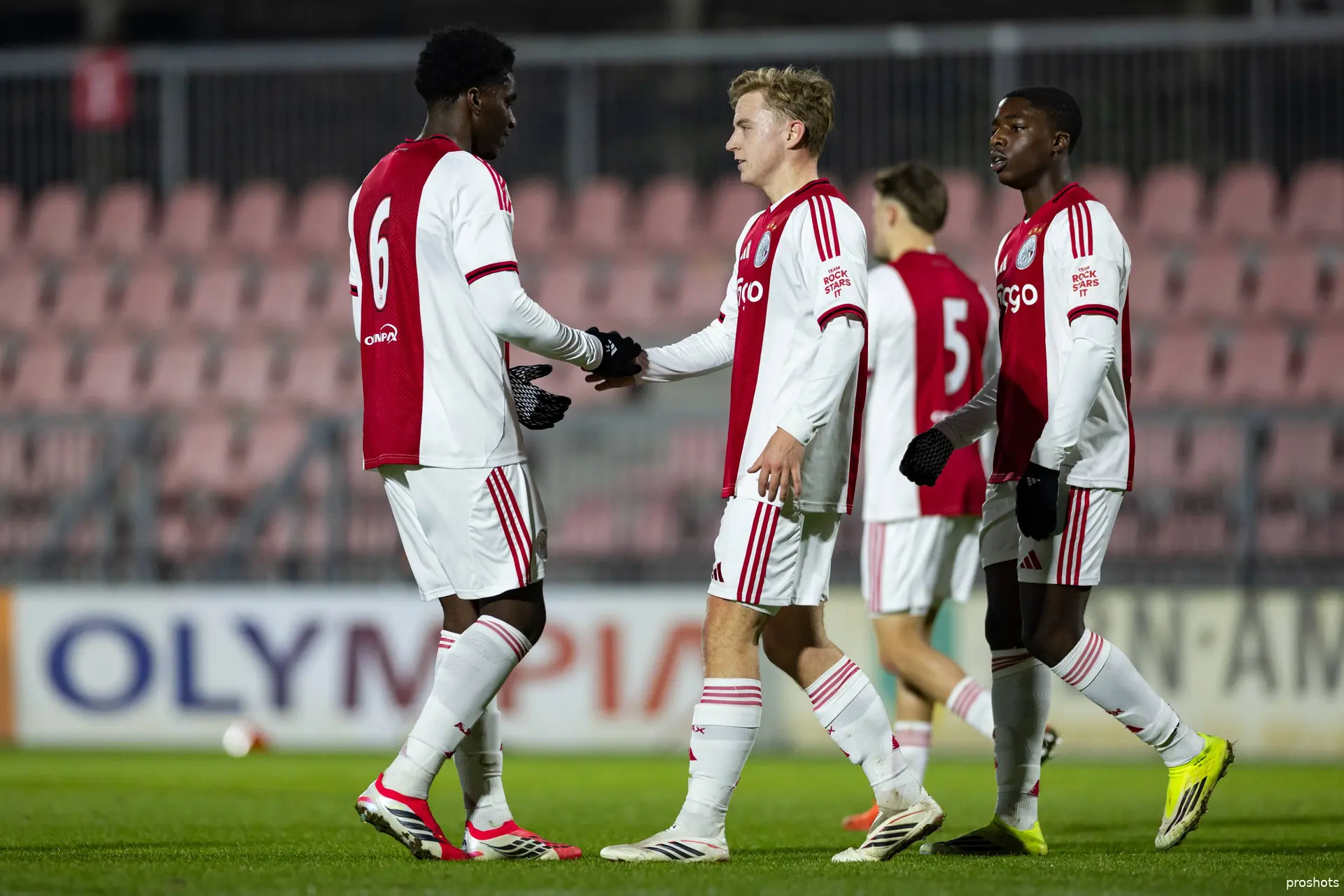 Jong Ajax-Tijn Peters-Jinairo Johnson