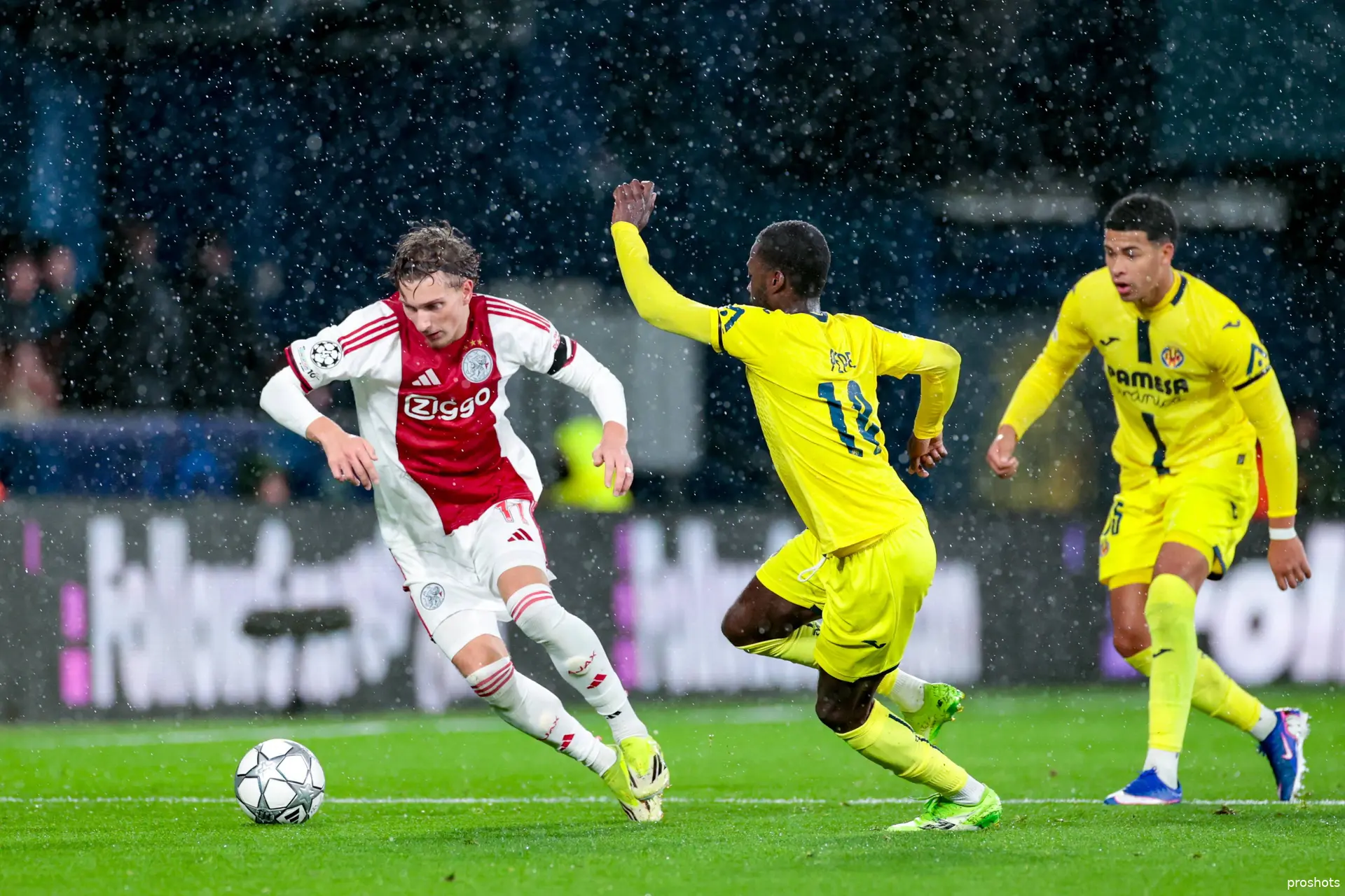 Ajax Showtime Mika Godts Ajax Villarreal Champions League