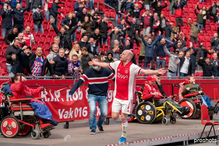 Davy Klaassen nadat hij de 1-0 tegen AZ in het officieuze kampioensduel erin had 'gejast'  