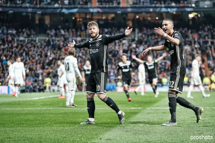 De uitwedstrijd tegen Real Madrid was voor Vissers het hoogtepunt van het seizoen 2018/19: 'Er was een student uit Groningen, die had dat verhaal van Real Madrid-uit geplastificeerd op het toilet hangen.'