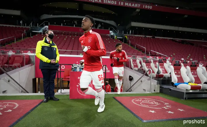&nbsp; Met stalen zenuwen betreedt Amourricho van Axel Dongen de Johan Cruijff ArenA