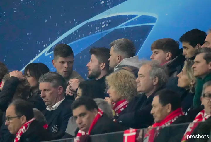 <i>Schöne was onlangs aanwezig tijdens het Champions League-duel met Benfica. 'Op kantoor zitten klinkt zo stom, maar wat Klaas-Jan nu doet, is wel interessant.'</i>