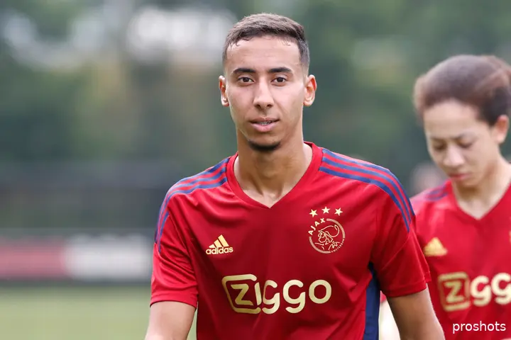 Salah-Eddine over komend seizoen: 'In de voorbereiding meld ik mij gewoon bij Ajax en dan ga ik voor mijn kans.'
