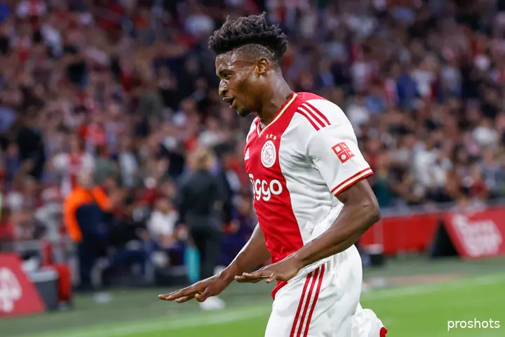 Kudus viert zijn doelpunt tegen Shakhtar Donetsk. De Ghanees kende een ijzersterke voorbereiding en stelt Schreuder voor lastige keuzes.