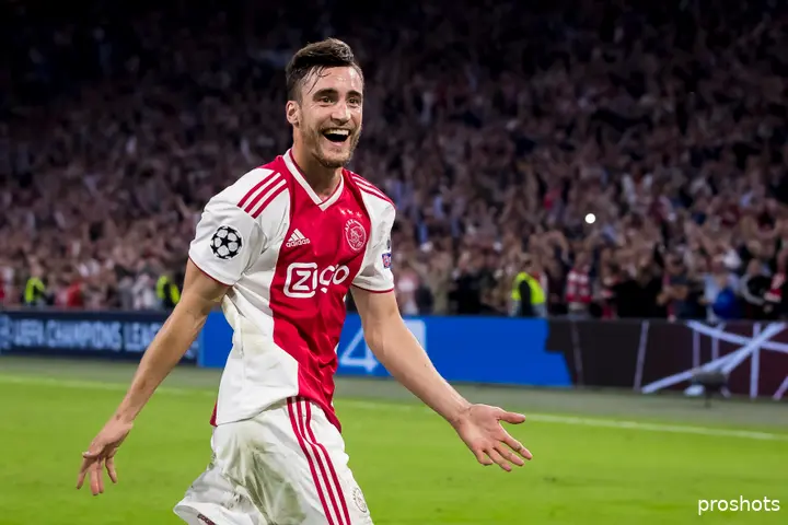 19 september 2018: op deze dag zet Tagliafico zijn kaart op de naam voor het oog van heel Europa. In de openingswedstrijd van de Champions League-groepfase scoort de Argentijn twee goals in de 3-0 zege van Ajax op AEK Athene. Vooral de laatste goal, in de slotfase van de wedstrijd, is prachtig. Tagliafico schiet de bal vanuit een onmogelijke hoek met een pijlsnelle boog over de keeper heen.