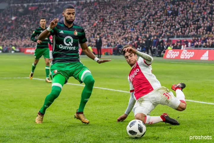 21 januari 2018: Nicolás Tagliafico debuteert namens Ajax tegen Feyenoord (2-0 zege), in wat zijn eerste van in totaal 169 wedstrijden voor de Amsterdammers is. Direct maakt Nederland kennis met wat Tagliafico brengt: grinta. Zo merkt ook Jerry St. Juste op.