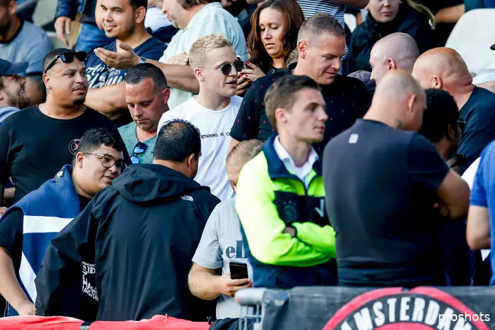 <b><i>Donny van de Beek bekeek de wedstrijd in september 2019 vanuit het uitvak.&nbsp;</i></b>