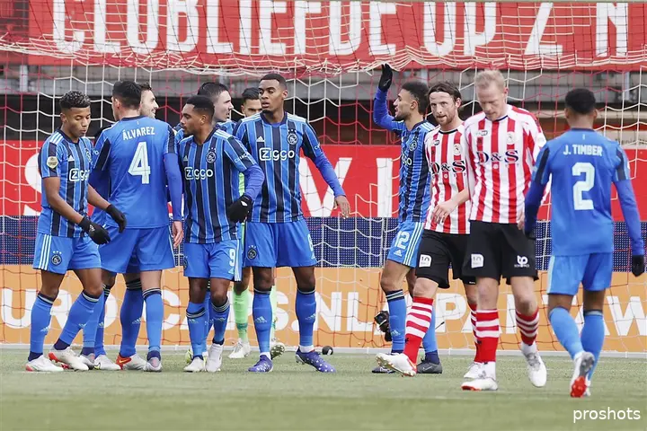 <b><i>Ajax boekte dankzij een treffer van Dusan Tadic een 0-1 overwinning bij Sparta Rotterdam in het seizoen 2021/22.</i></b>