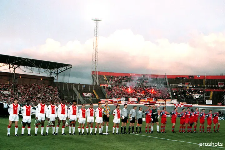Kluun genoot van veel wedstrijden in het Olympisch stadion. Zo staat de 5-2 zege op Bayern München in de Champions League (1995) nog altijd op zijn netvlies. 'Dat vond ik heel indrukwekkend, dat we zó goed waren toen.’