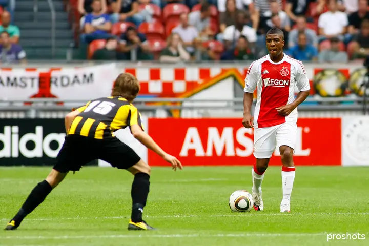Roly&nbsp;Bonevacia maakte op 14 augustus 2010 zijn debuut in Ajax 1 tijdens het thuisduel met Vitesse. De Amsterdammers winnen de wedstrijd met 4-2,&nbsp;Bonevacia speelt de volledige wedstrijd mee.