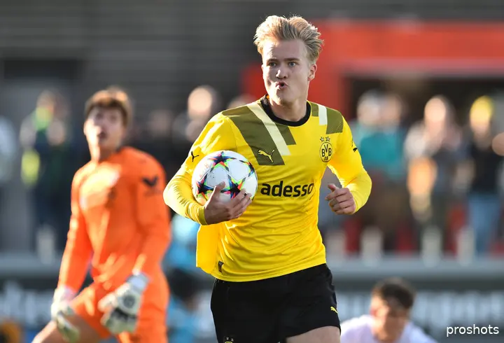 julian rijkhoff borussia dortmund