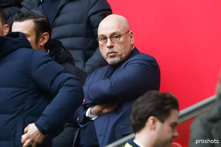 De komst van Chief Sports Officer Maurits Hendriks maakt het takenpakket van het Hoofd Jeugdopleiding bij Ajax beperkter.