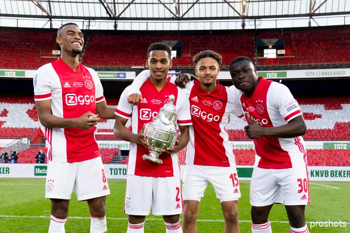 Gravenberch speelde twee Future Cup samen met onder anderen Jurriën Timber en Brian Brobbey. 'Ik had er toen al vertrouwen dat veel jongens het profvoetbal zouden halen.'