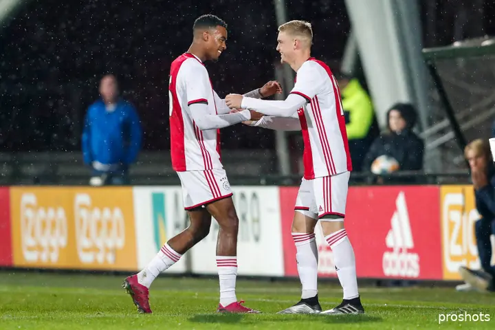 Op zijn tweede Future Cup speelde Gravenberch met Kenneth Taylor en Quinten Timber op het middenveld. 'Dat was heerlijk voetballen.'