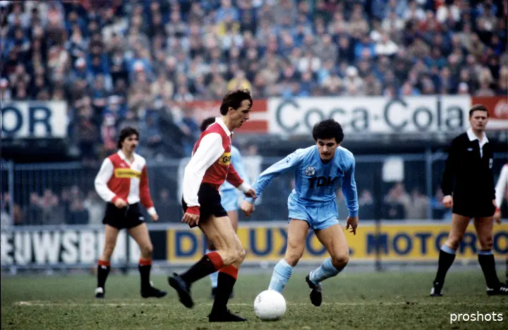 Johan Cruijff in het shirt van Feyenoord tegen Ajax,&nbsp;Eric Grift kon het niet aanzien.&nbsp;

‘Ik ben na de warming-up naar huis gegaan. Johan Cruijff deed met Feyenoord een warming-up, ik trok dat helemaal niet.’