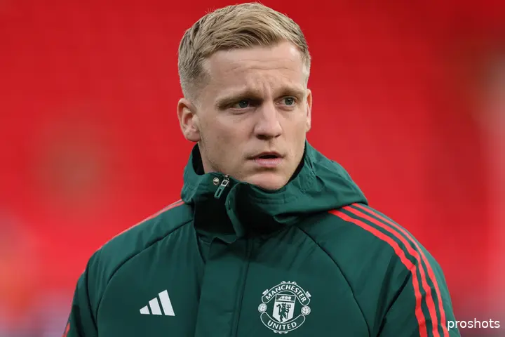 donny van de beek manchester united