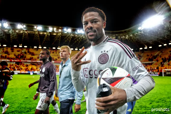 chuba akpom hattrick ajax
