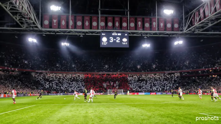 Het Ajax-publiek had zaterdagavond veel redenen tot juichen.