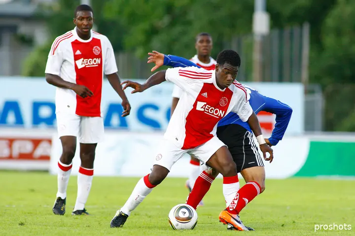 <i><b>Jeffrey Sarpong als speler van Ajax.</b></i>
