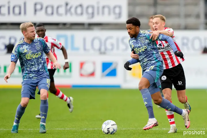 Akpom kreeg na afloop van het duel met Sparta kritiek te verwerken: 'Niet om aan te gluren.'