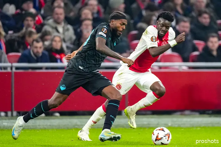 Nuno Tavares begon tegen Ajax op de bank. De Arsenal-huurling viel in en had vervolgens een groot aandeel in de beslissende 1-3 van Lazio.