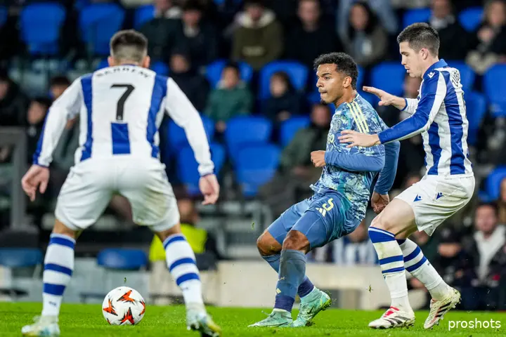 <b><i>Owen Wijndal was vorige week nog invaller tijdens het Europa League-duel met Real Sociedad.</i></b>